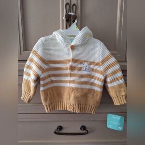 Disney Winnie The Pooh Bear Sweater - White and Tan
